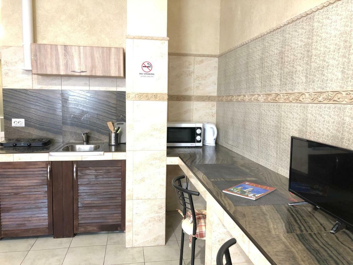 Modern Aparthotel Near Metro Pecherska 키예프 외부 사진