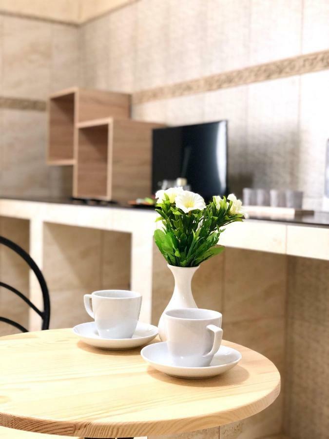 Modern Aparthotel Near Metro Pecherska 키예프 외부 사진