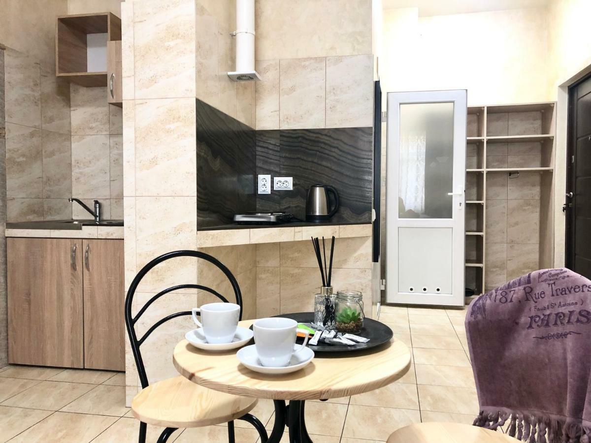 Modern Aparthotel Near Metro Pecherska 키예프 외부 사진