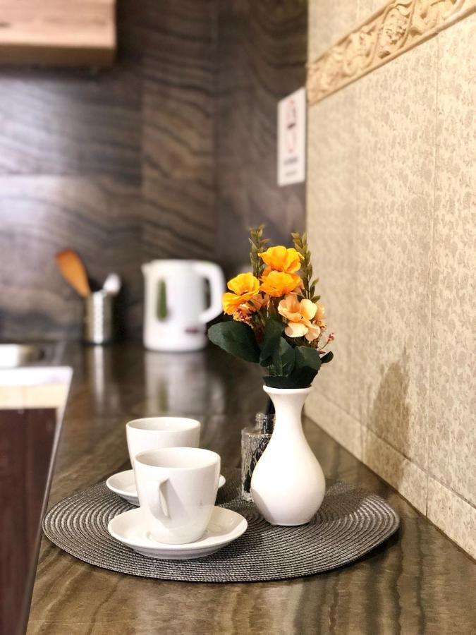 Modern Aparthotel Near Metro Pecherska 키예프 외부 사진