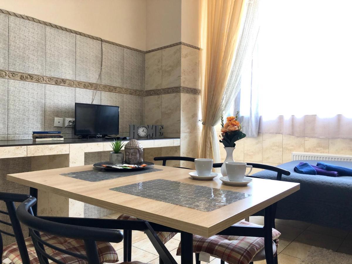 Modern Aparthotel Near Metro Pecherska 키예프 외부 사진