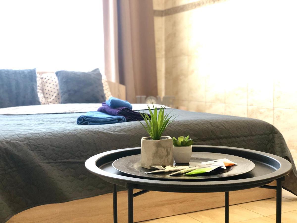Modern Aparthotel Near Metro Pecherska 키예프 외부 사진