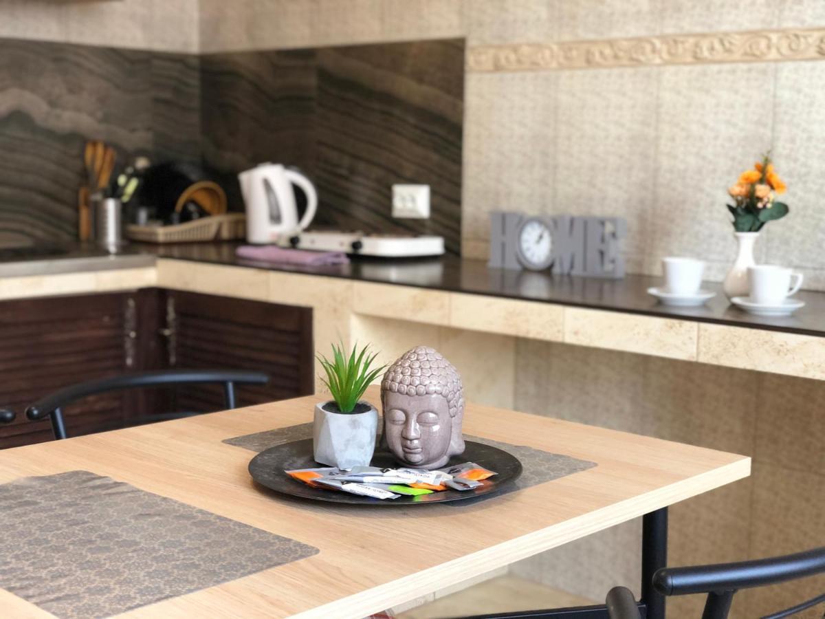 Modern Aparthotel Near Metro Pecherska 키예프 외부 사진