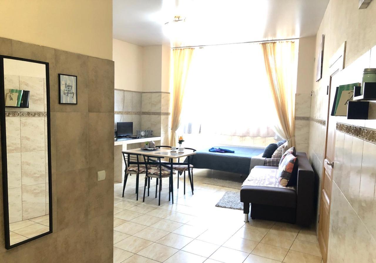 Modern Aparthotel Near Metro Pecherska 키예프 외부 사진